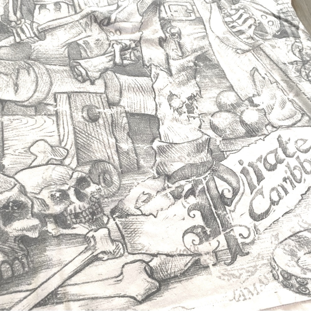 Disneyland Vintage Pirates Of The Caribbean T Shirt Villains All Over Print - Picture 3 of 9